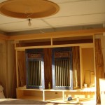 美檜實木電視櫃與圓形天花板